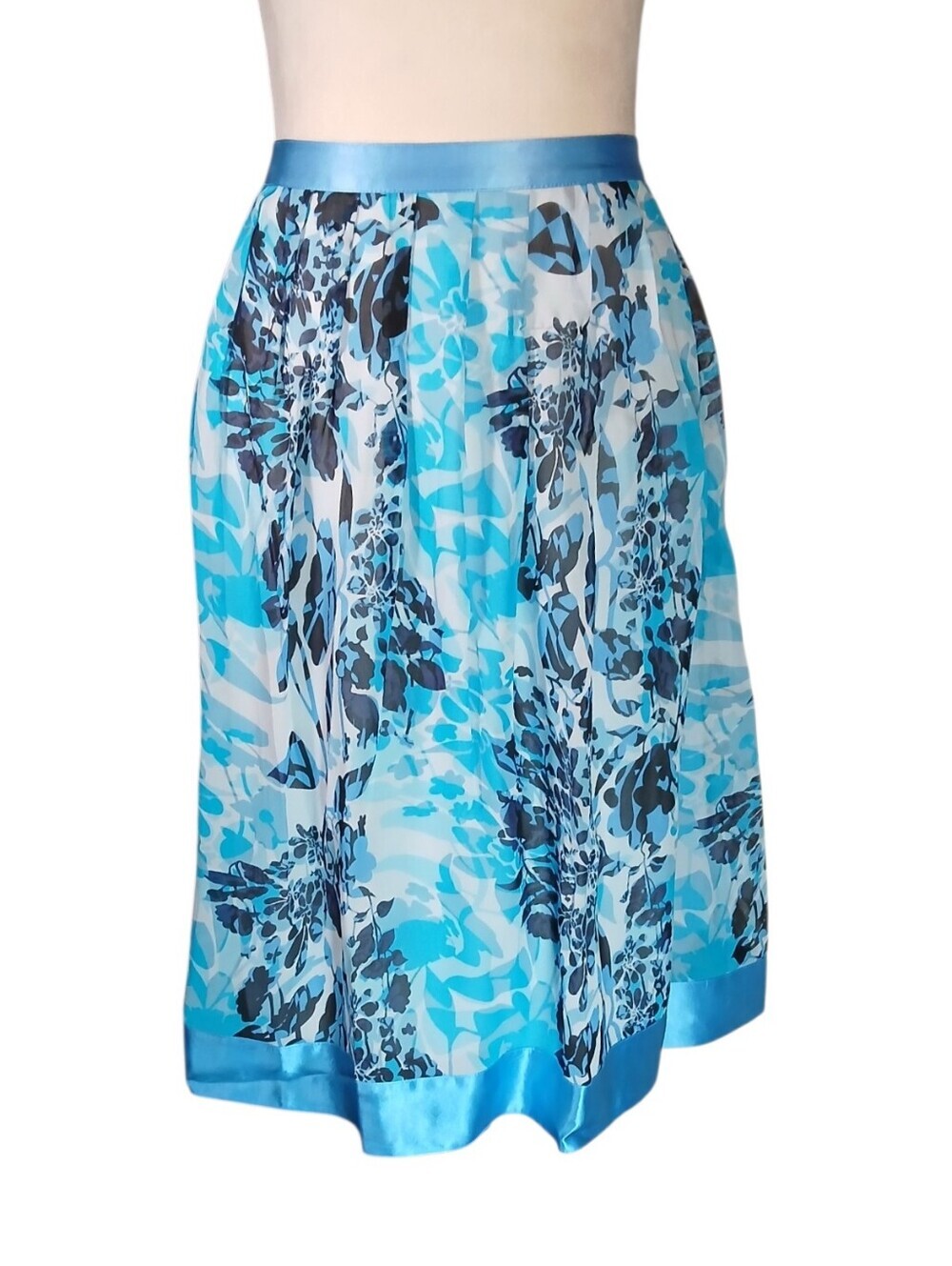 100% SILK Skirt Light & Flowing Lined Size 12
